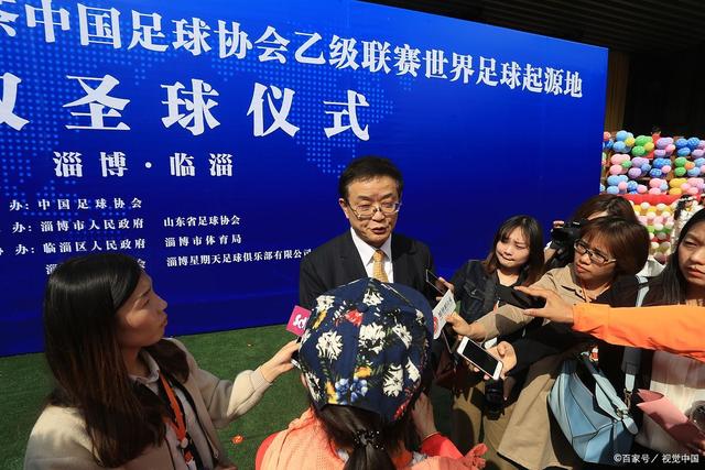 谁最像年轻时的你？ 梅西：只选一人肯定是亚马尔